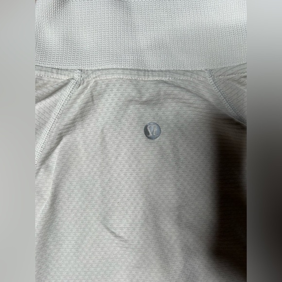 lululemon athletica Women's White Polo Shirt Size 8. - Picture 3 of 4